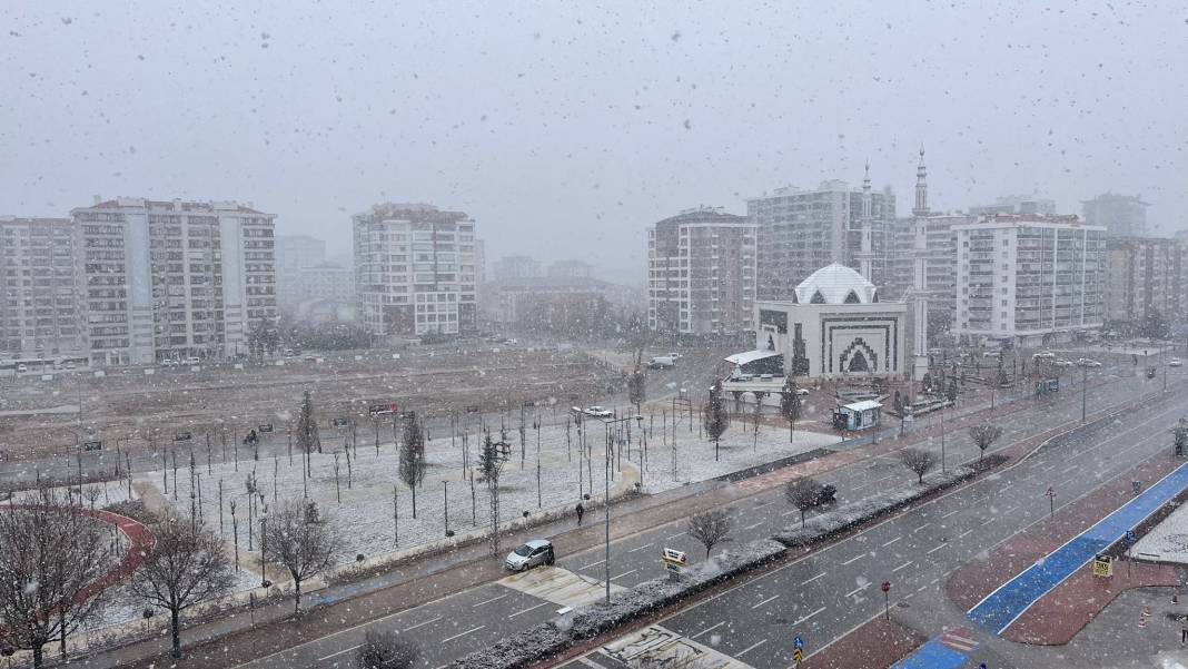 Eksi 13 dereceyi görecek Konya’ya bu tarihte kar yağacak 9